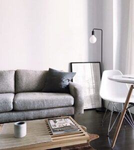 photo-1523755231516-e43fd2e8dca5-500x560