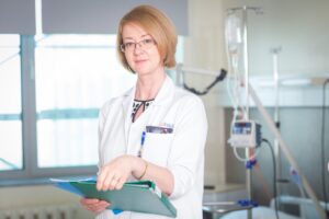 prosta_drhelispokker-1200x800