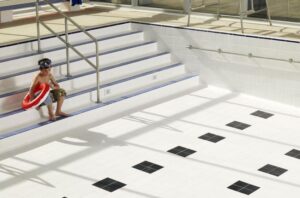 empty_drained_pool_92708681-56a925265f9b58b7d0f89dca-850x560 (1)