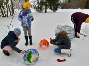 Lumest planetaariumi. Foto- Sõmeru Põhikool
