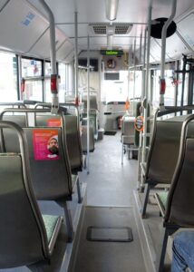 omniva-reklaam-ühistranspordis-31.10.2019-650x912