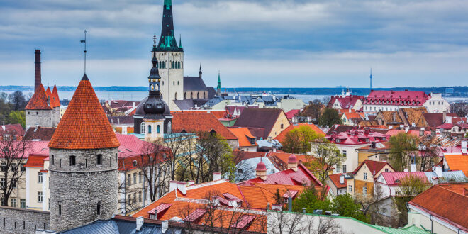 tallinn medieval old town estonia 4HUDPCG