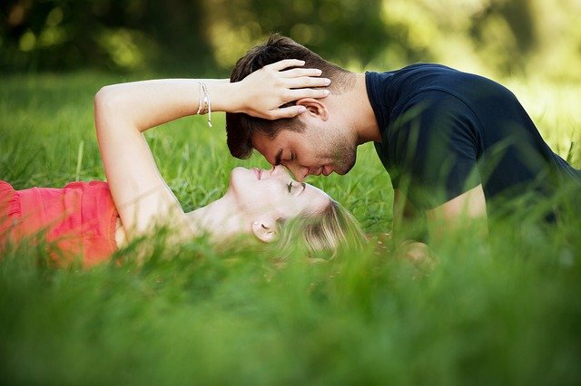 couple-g6b71fdbb4_640