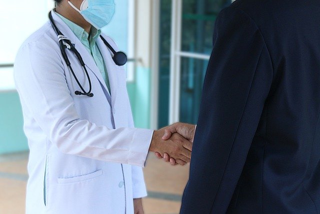 doctor-g71635bb6a_640