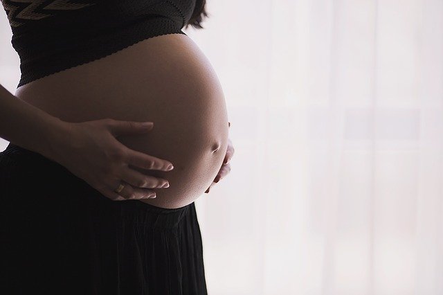 pregnant-gf7007f526_640