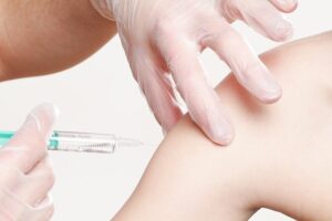 vaccination-g6d34960da_640