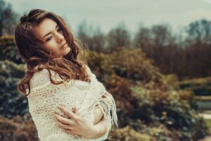 woman-g0c6d5a4ec_640