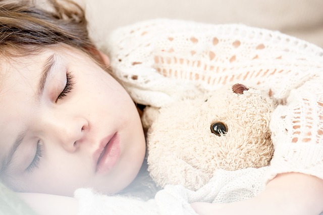 sleeping-g7848fe5c5_640
