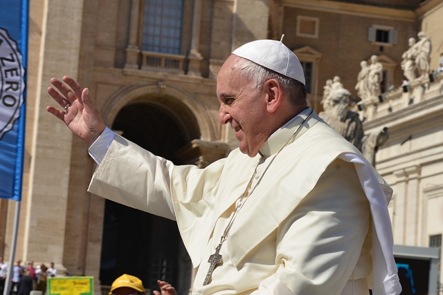 pope-ga75e0dc6e_640