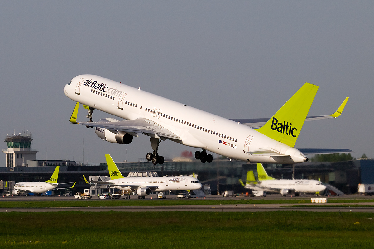 AirBaltic Boeing 757 200 at RIX