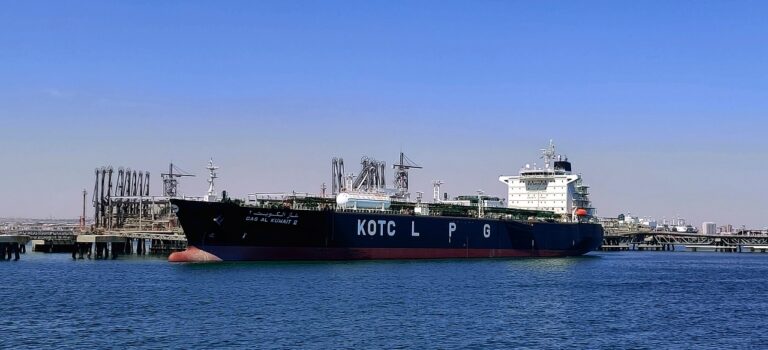 gas-carrier-5085700_1280