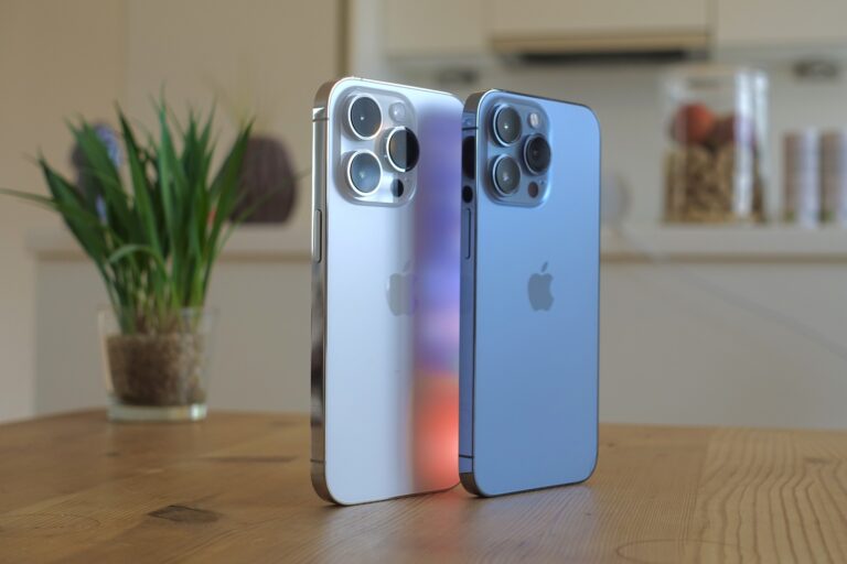 iphones-gbe04026f9_1920