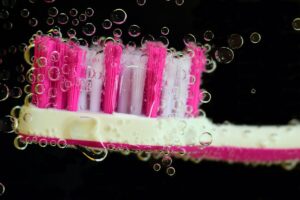 toothbrush-2751212_1920