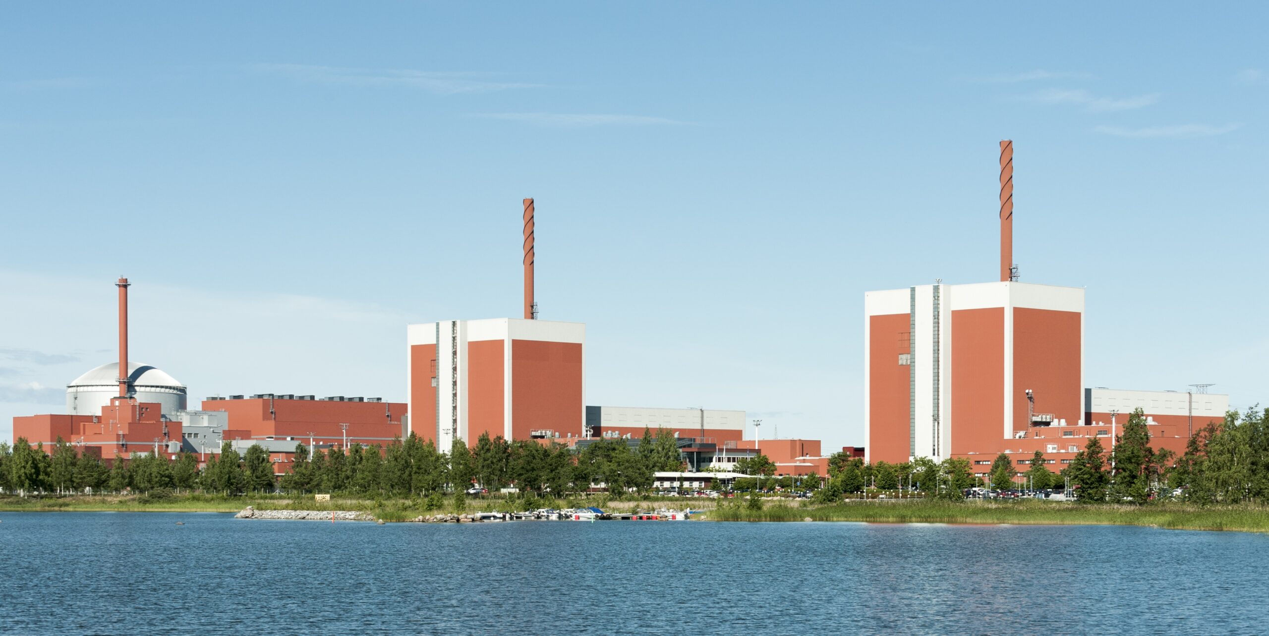 Olkiluoto Nuclear Power Plant 2015 07 21 001 cropped scaled