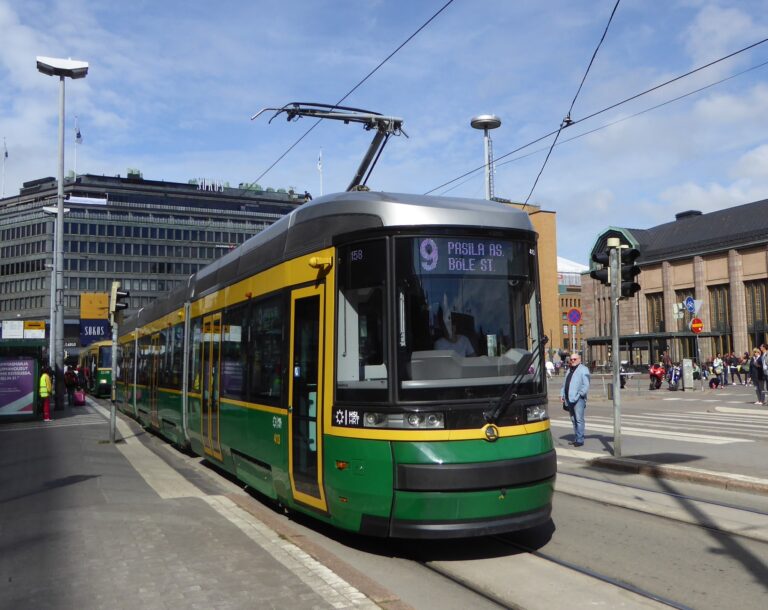HKL_tram_line_9_on_Rautatientori