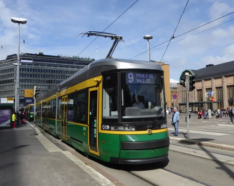 HKL_tram_line_9_on_Rautatientori