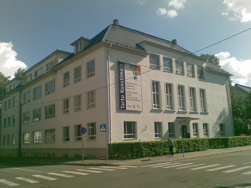 Tartu_Kunstimaja_Vanemuise_tänaval,_13._juuli_2011