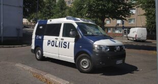 1280px Volkswagen T5 Polis Poliisi Helsinki 2019 2