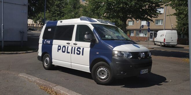1280px Volkswagen T5 Polis Poliisi Helsinki 2019 2