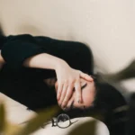 Kui hing on väsinud: läbipõlemine ei ole laiskus, vaid märk, et on aeg ärgata 2 väsinud