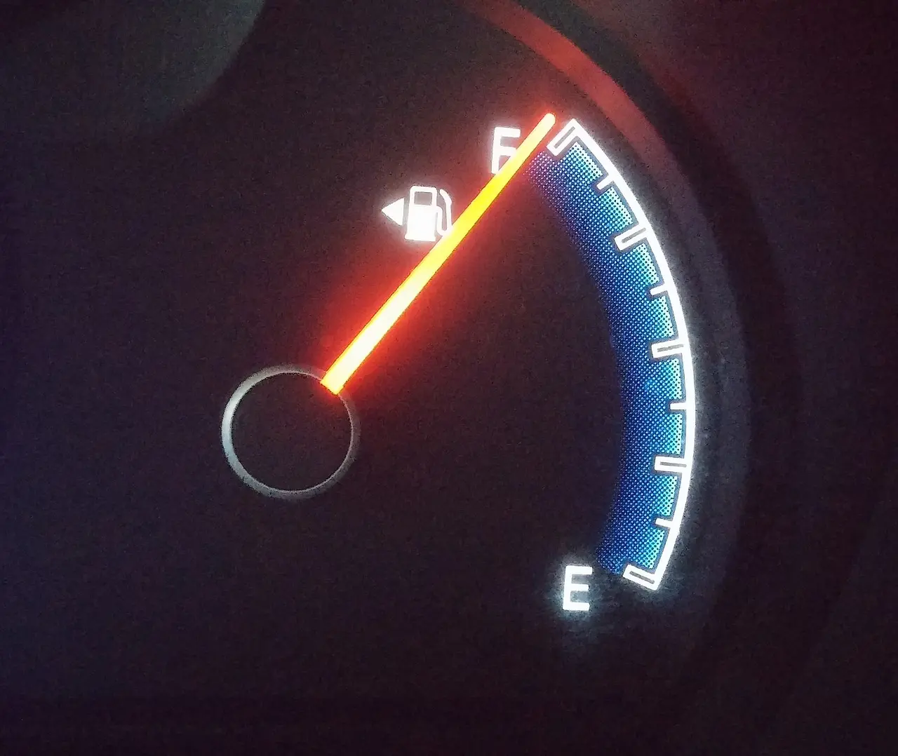 fuel-gauge-gb20db32f2_1280