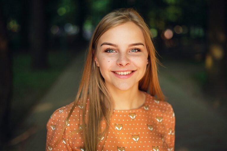 girl-1867092_1280