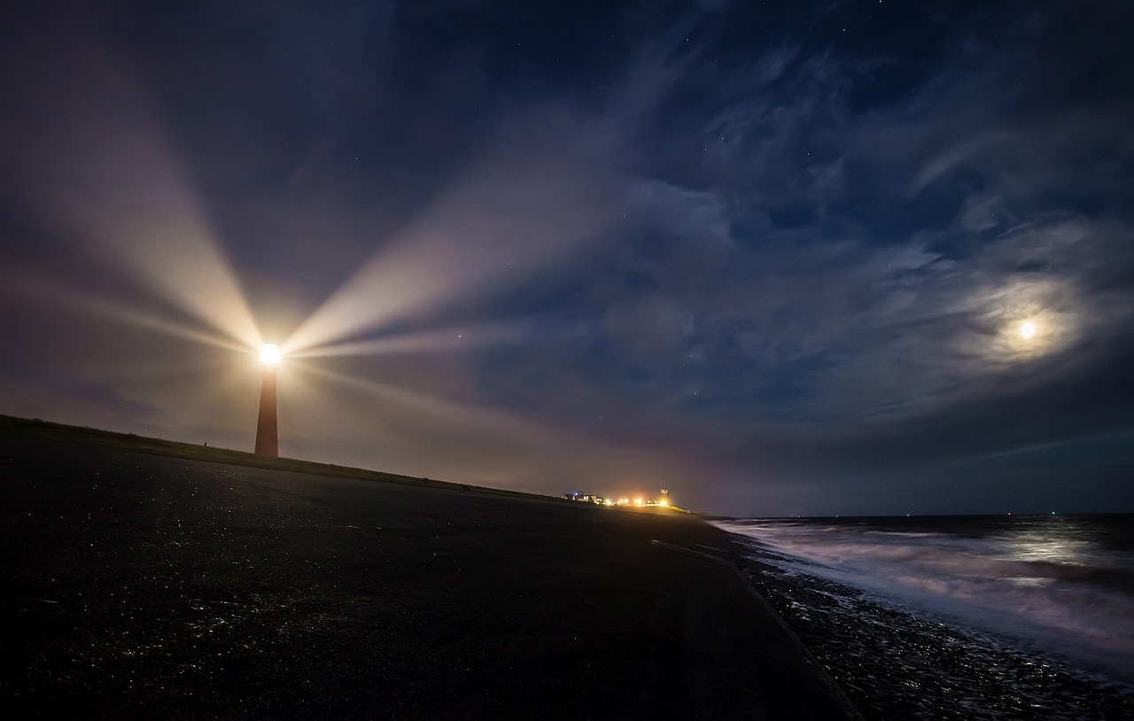lighthouse-ga58982dce_1280