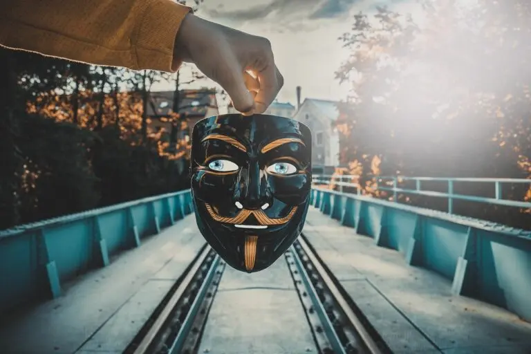 mask-3579320_1280