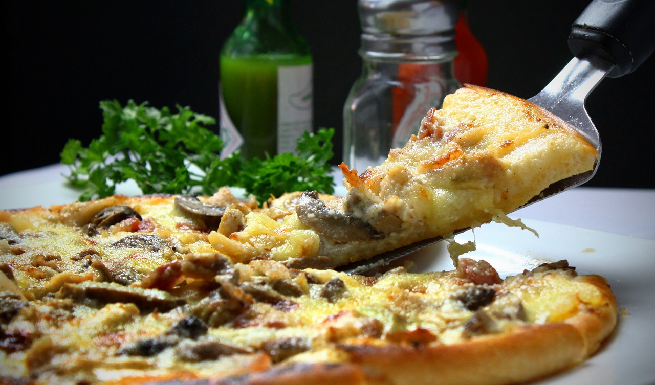 pizza-g03c9f6557_1280