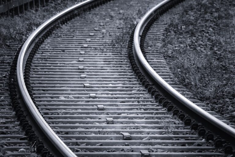 railway-tracks-gff422572d_1280