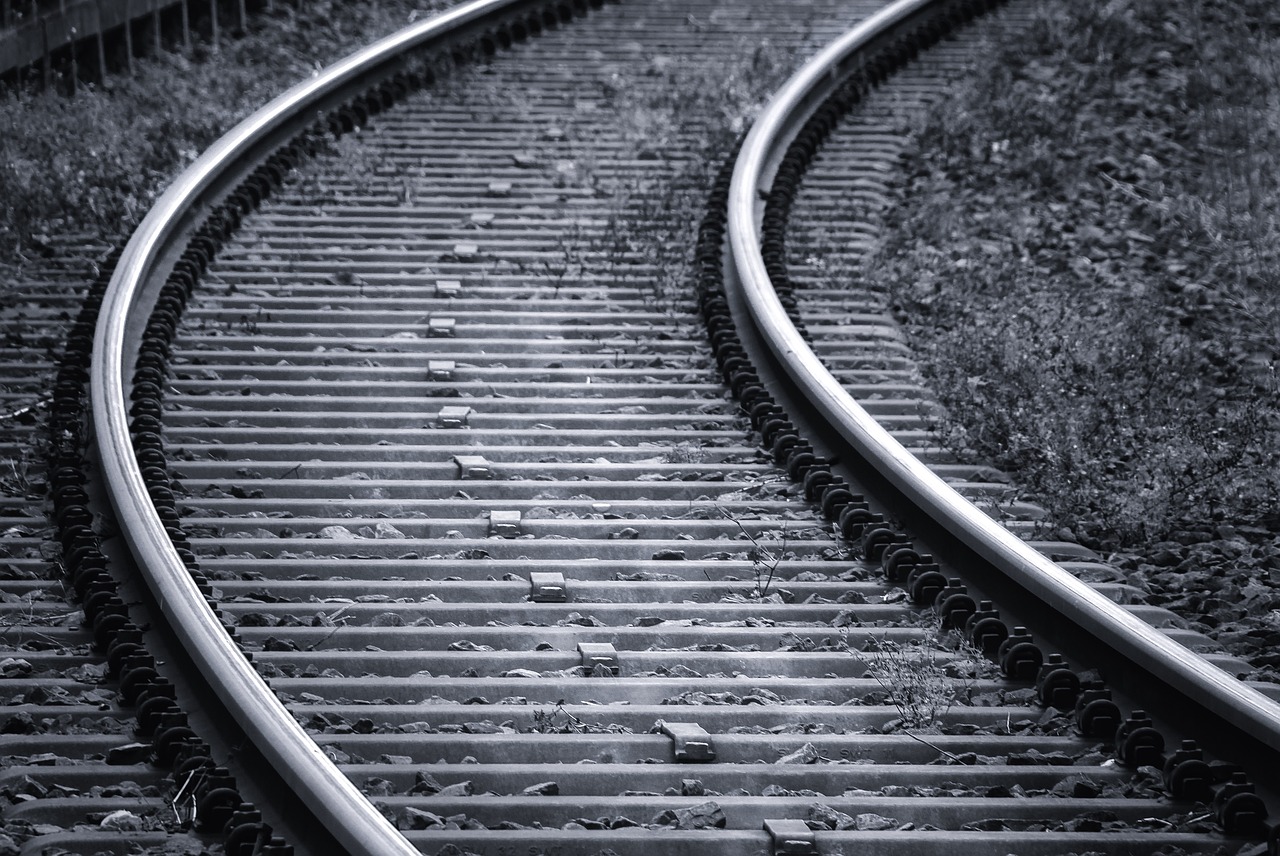 railway-tracks-gff422572d_1280