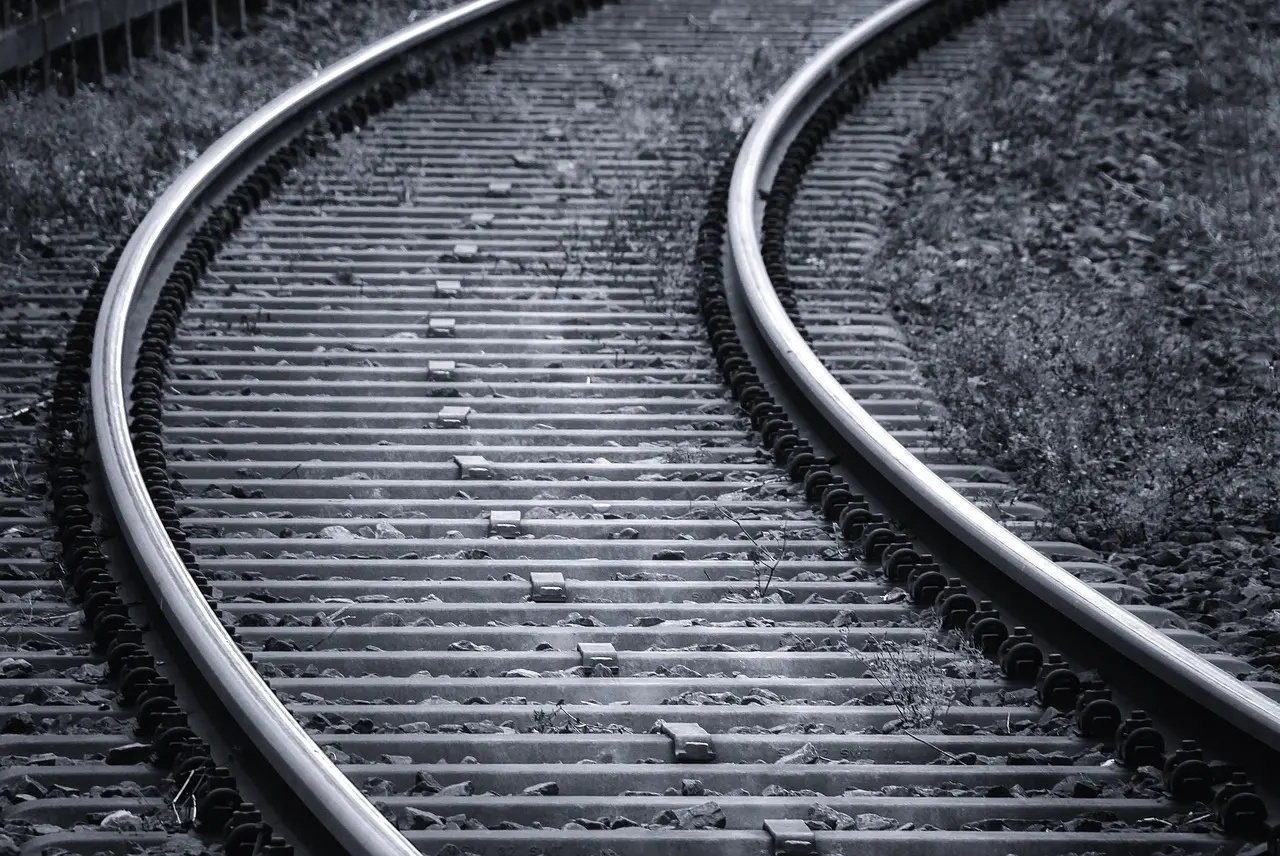railway-tracks-gff422572d_1280