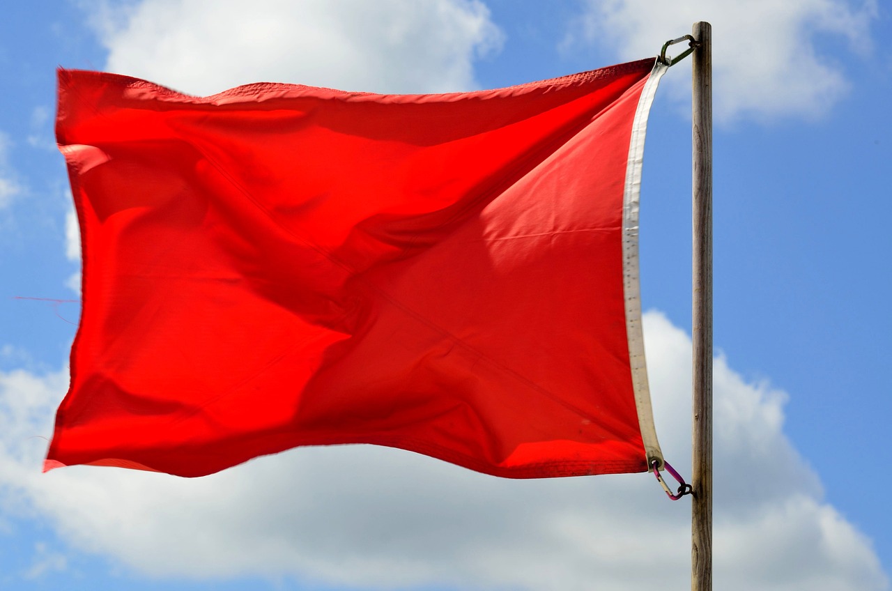red-flag-g66458056b_1280