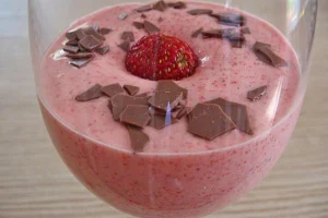 semolina-foam-with-strawberries-258750