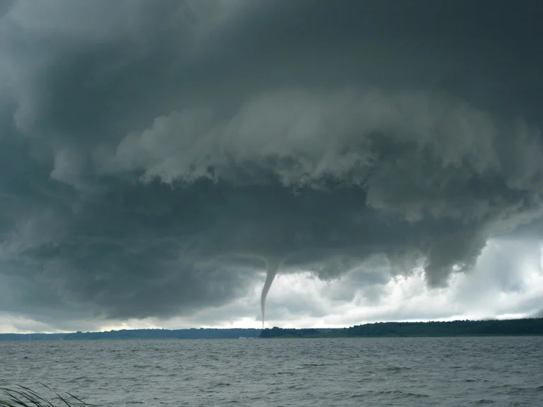 tornado-gfb7fe49e8_1280