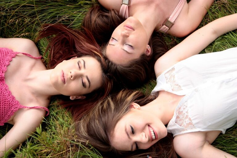 women-g4014ff4b0_1280
