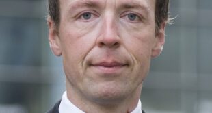 800px Jussi Halla aho in Brussels 2014 cropped