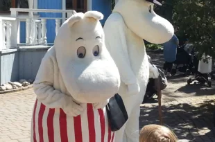 800px Moominmamma and Moominpappa Moominworld