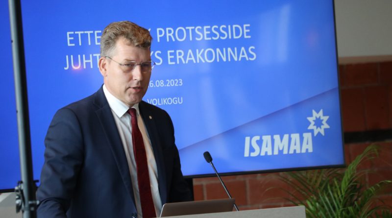 Andres-Metsoja-Isamaa-volikogul-800x445