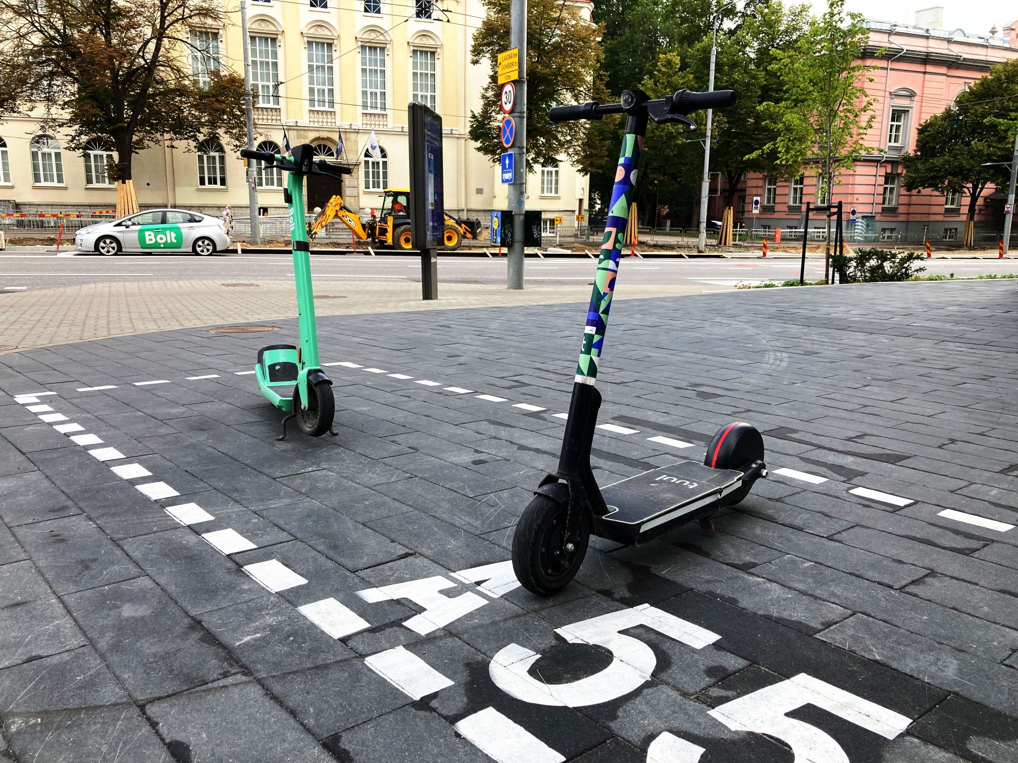 Tõukerataste parkla Tatari ja Estonia pst nurgal1