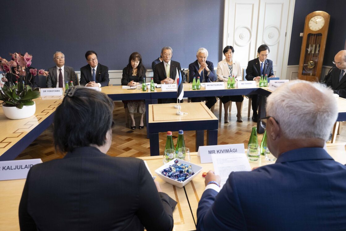 Riigikogu aseesimees Toomas Kivimägi Jaapani kolleegile: oleme Jaapanile väga tänulikud 3 aFEP_9547-1120x747