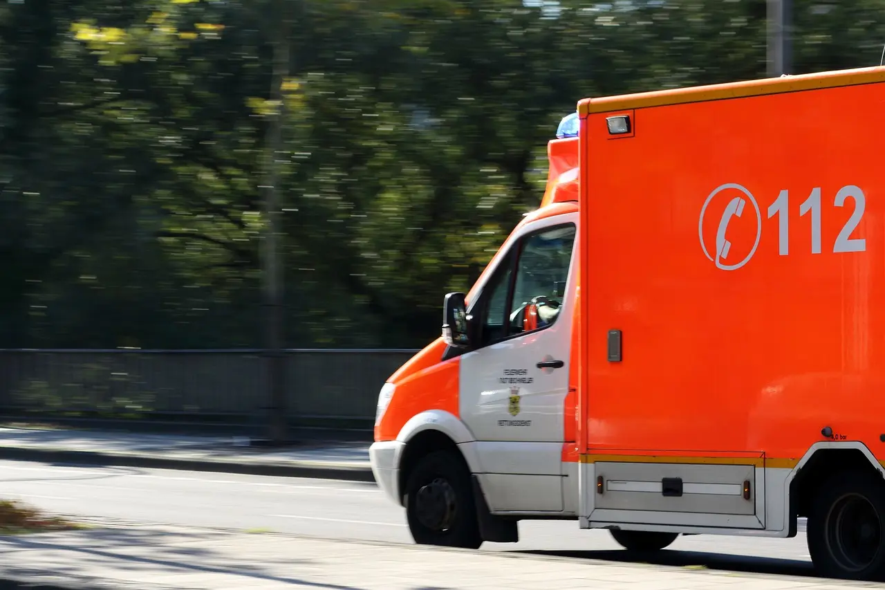 ambulance-970037_1280