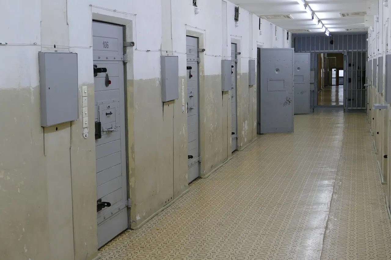 jail-gb02afa88e_1280