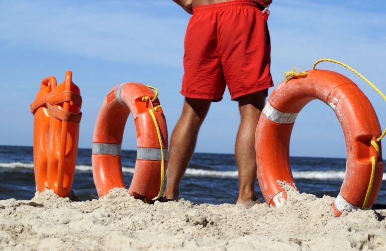 lifeguard-g68ccbf690_1280