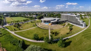 1920px-Tervise_Paradiis_copy