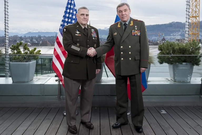 Mark_Milley_and_Valery_Gerasimov_191218-D-HD608-004_(49239131457)