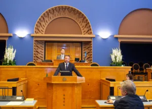 Tsahkna_riigikogu