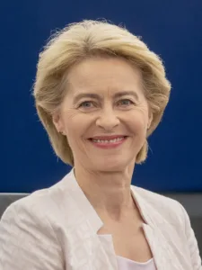 (Ursula_von_der_Leyen)_2019.07.16._Ursula_von_der_Leyen_presents_her_vision_to_MEPs_2_(cropped)