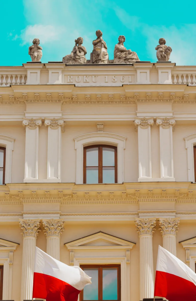 bianca-fazacas-OugayWs48zg-unsplash