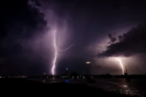lightning-1625550_1280